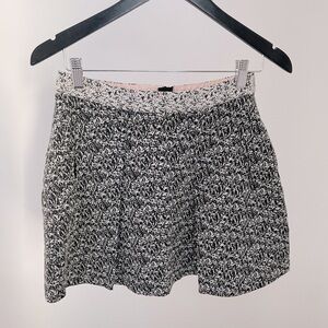 Banana Republic mini skirt black and white petite length size 2P